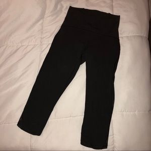 Women’s Lulu Hi-Rise 1/2 Tight Leggings SOLD.